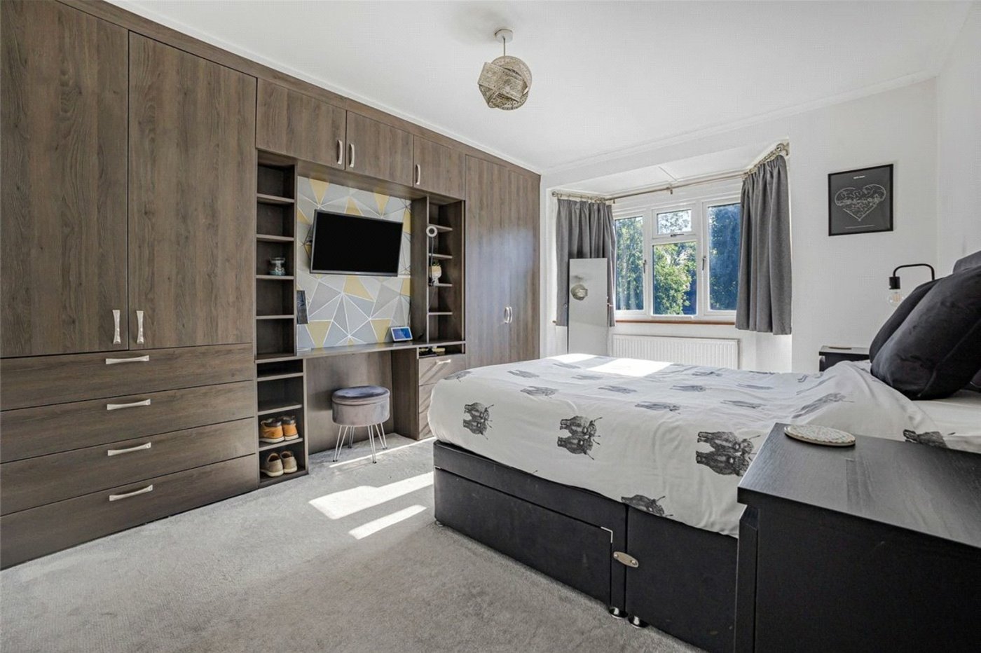 2 bedroom property for sale in Bromley | Robinson Jackson