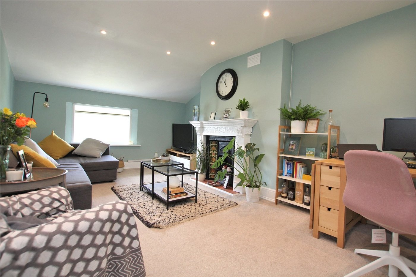 2 bedroom property for sale in London | Robinson Jackson