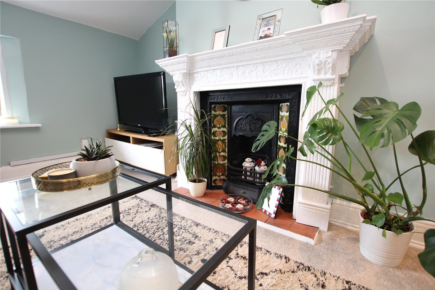 2 bedroom property for sale in London | Robinson Jackson