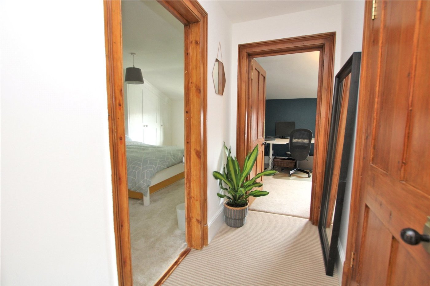 2 bedroom property for sale in London | Robinson Jackson