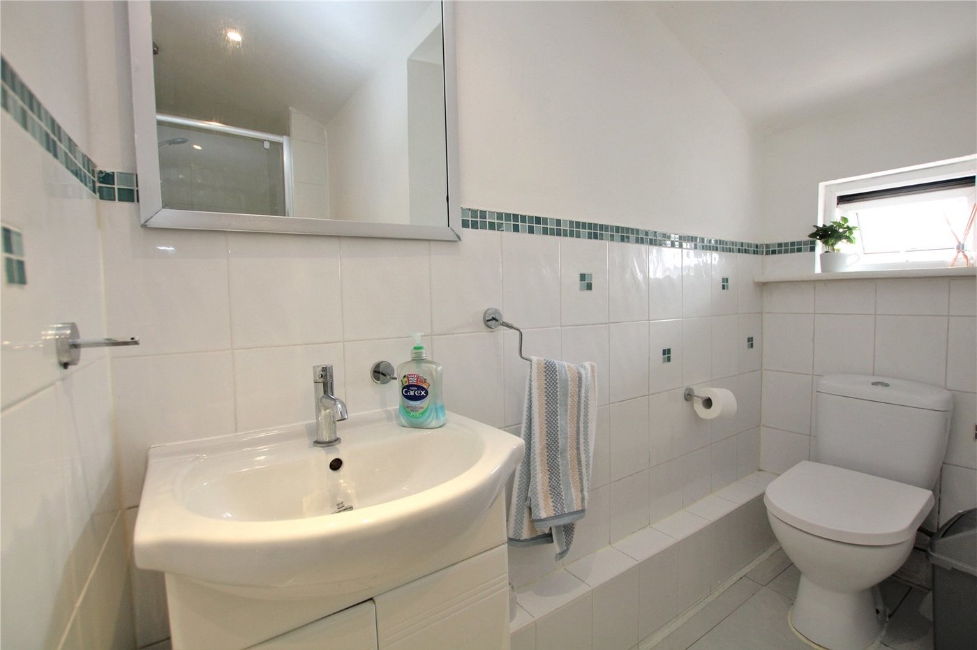 2 bedroom property for sale in London | Robinson Jackson