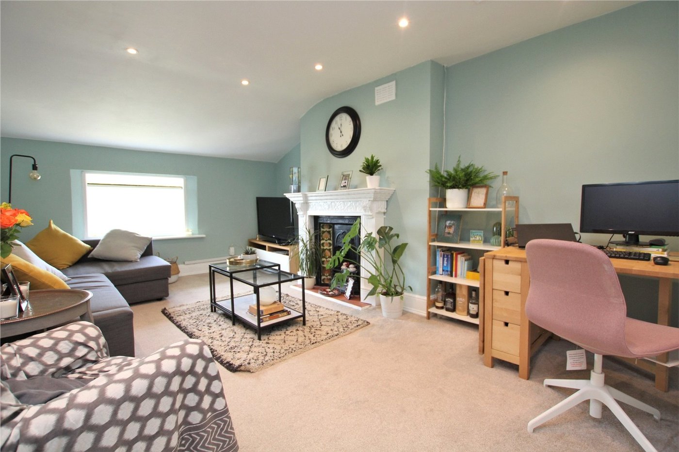 2 bedroom property for sale in London | Robinson Jackson