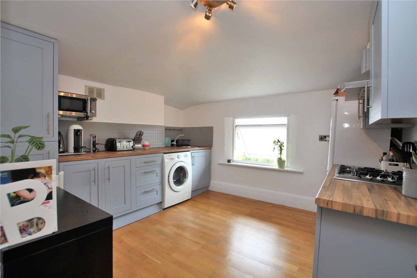 2 bedroom property for sale in London | Robinson Jackson