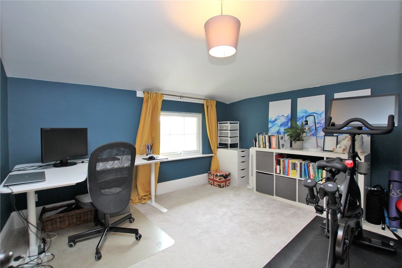 2 bedroom property for sale in London | Robinson Jackson