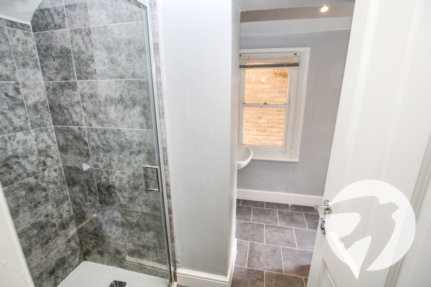 2 bedroom property for sale in London | Robinson Jackson