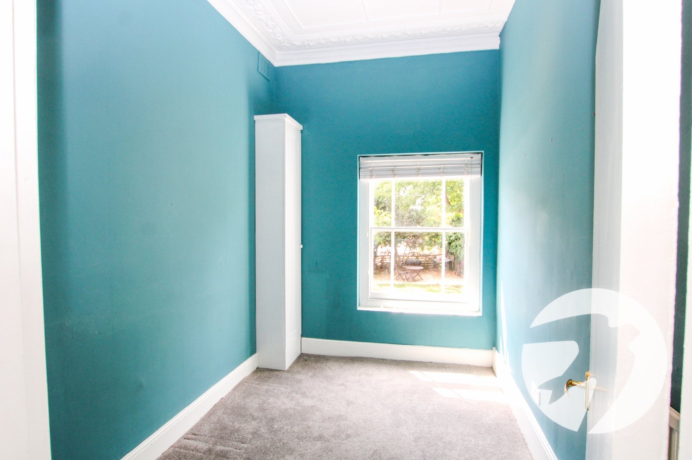 2 bedroom property for sale in London | Robinson Jackson