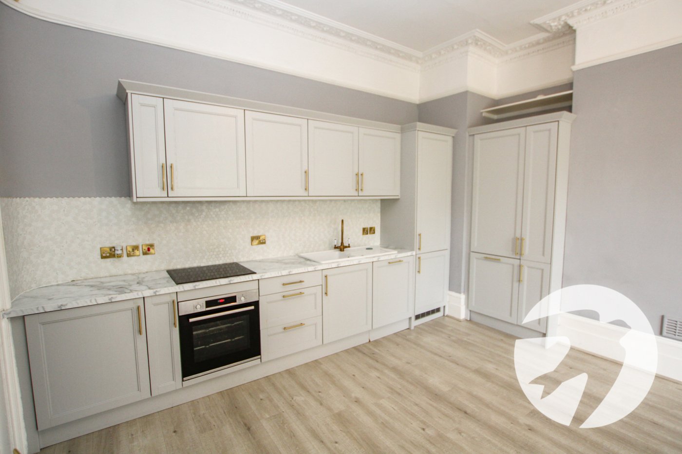 2 bedroom property for sale in London | Robinson Jackson