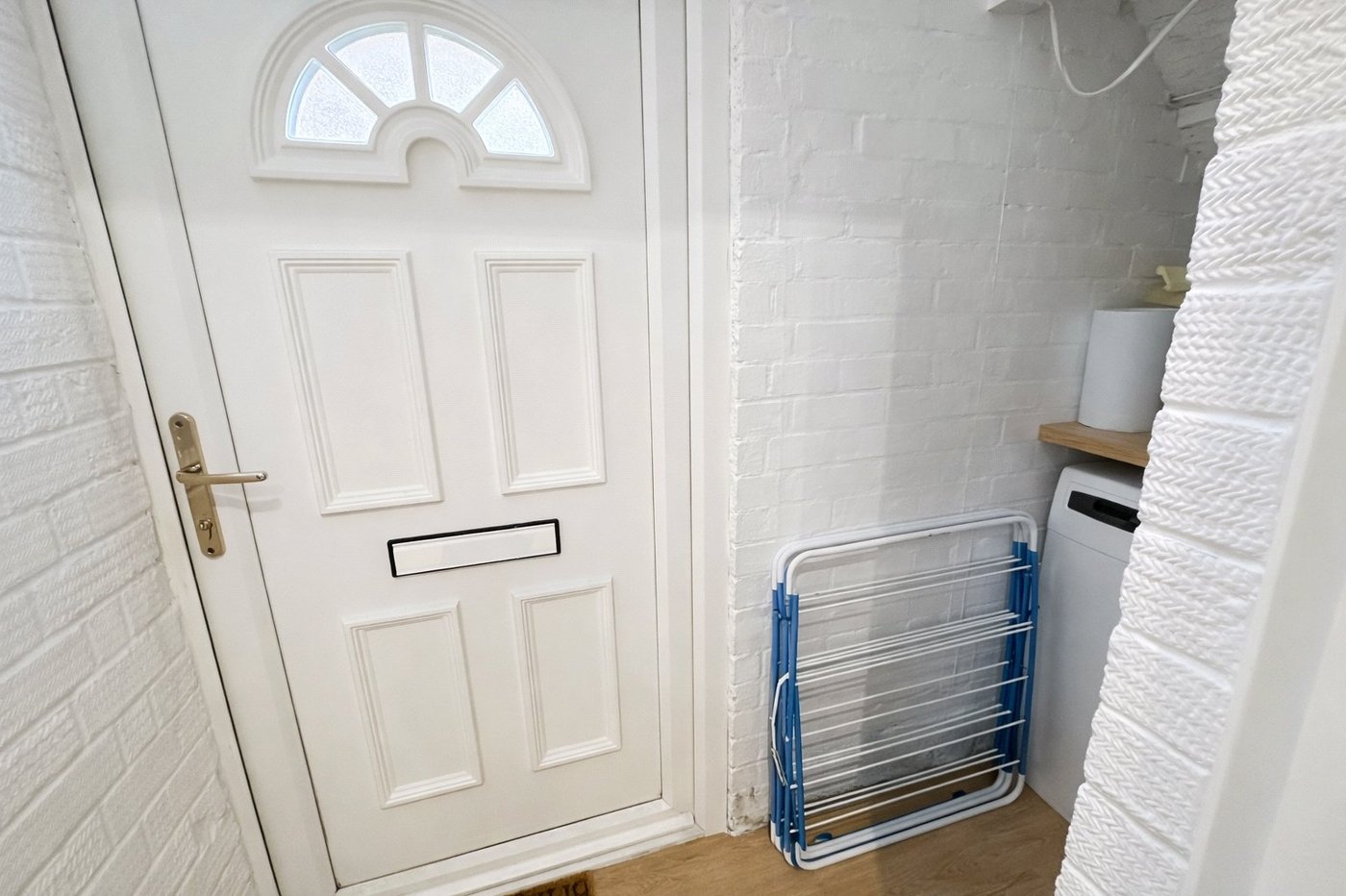 2 bedroom property for sale in London | Robinson Jackson