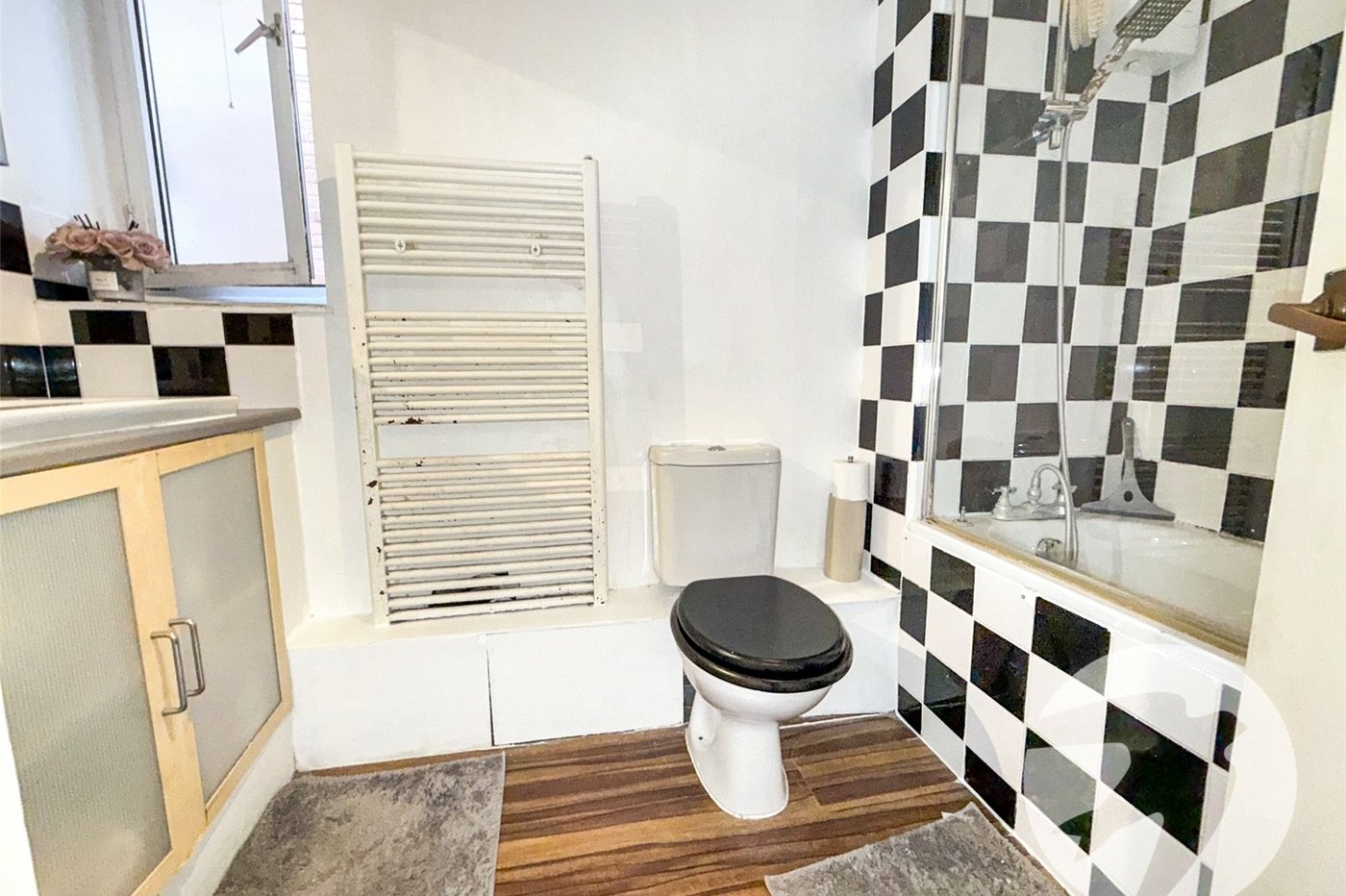 2 bedroom property for sale in Eltham | Robinson Jackson