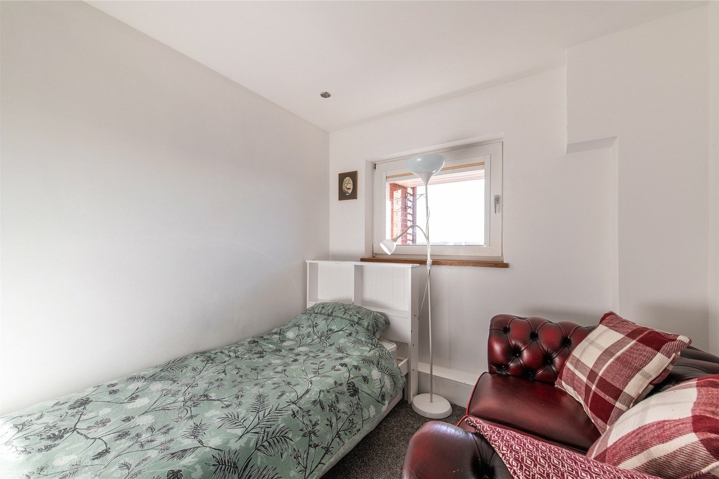 2 bedroom property for sale in Gravesend | Robinson Michael & Jackson