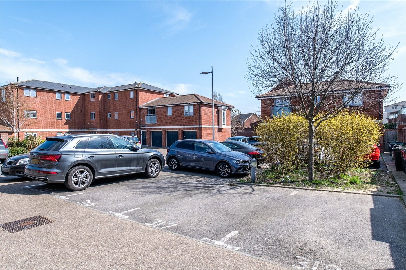 4 bedroom property for sale in Northfleet | Robinson Michael & Jackson