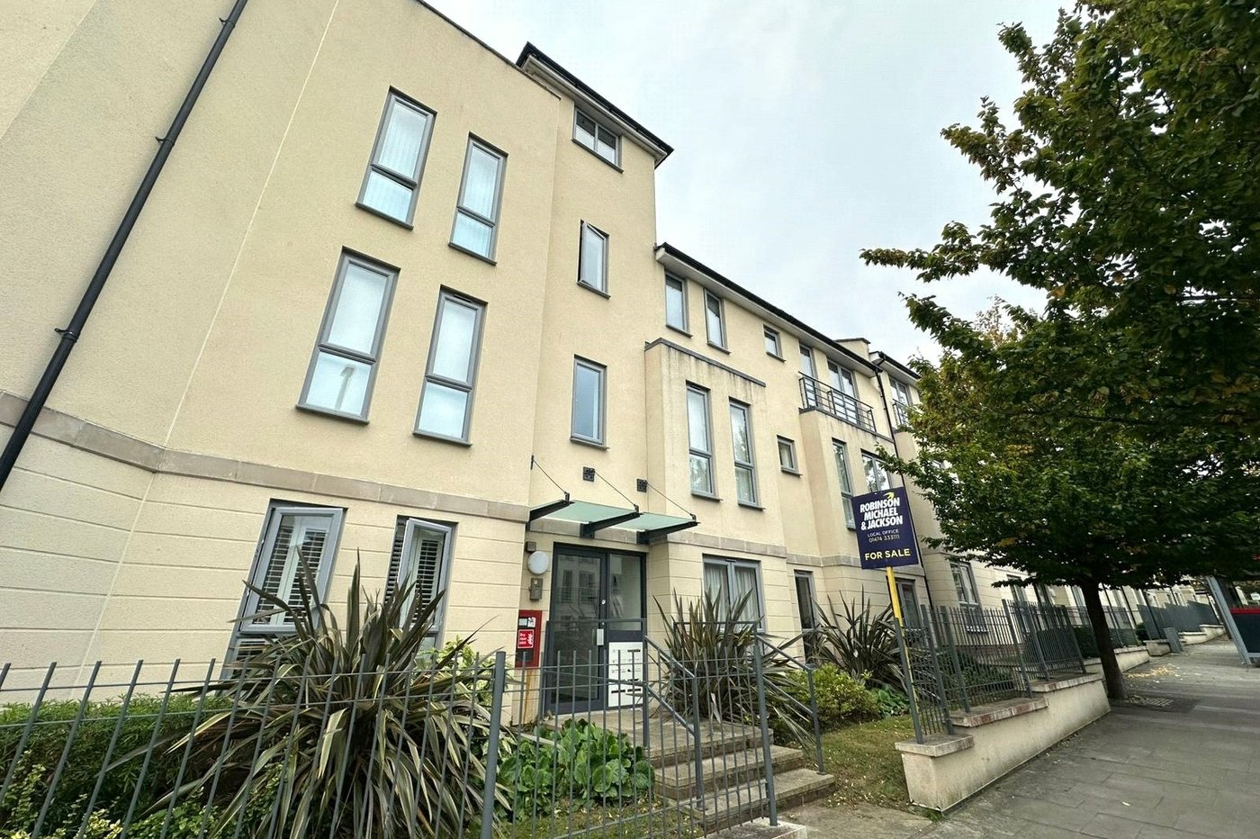 2 bedroom property for sale in Northfleet | Robinson Michael & Jackson