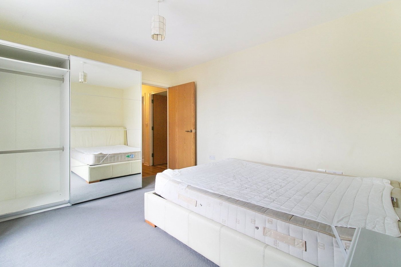 2 bedroom property for sale in Northfleet | Robinson Michael & Jackson