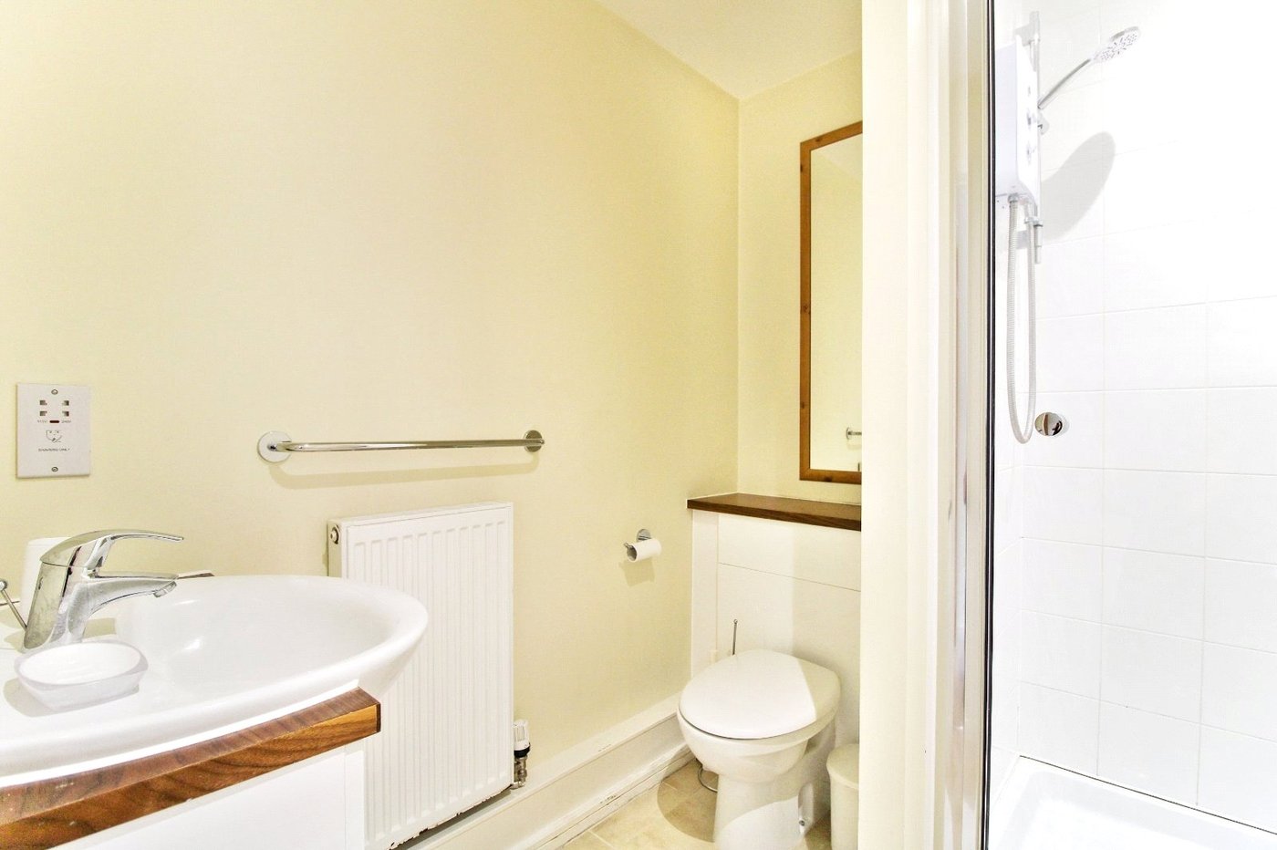 2 bedroom property for sale in Northfleet | Robinson Michael & Jackson