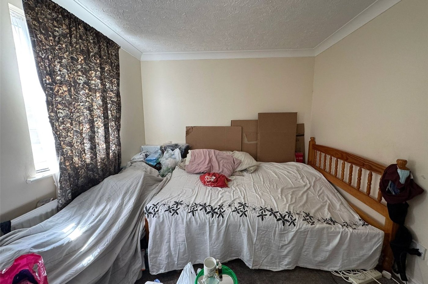 3 bedroom property for sale in Thamesmead | Robinson Jackson