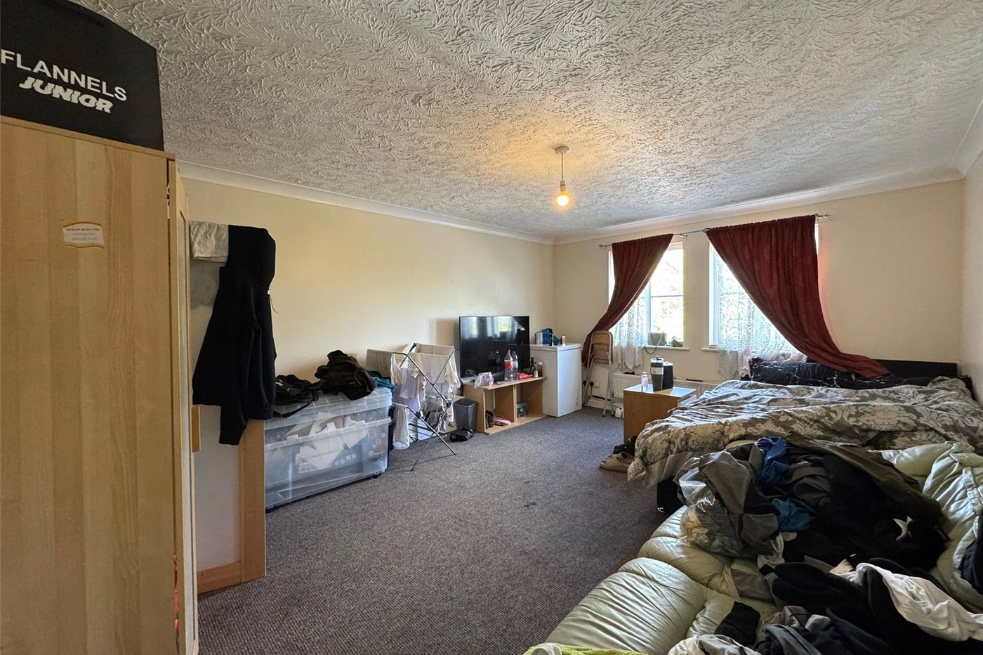 3 bedroom property for sale in Thamesmead | Robinson Jackson