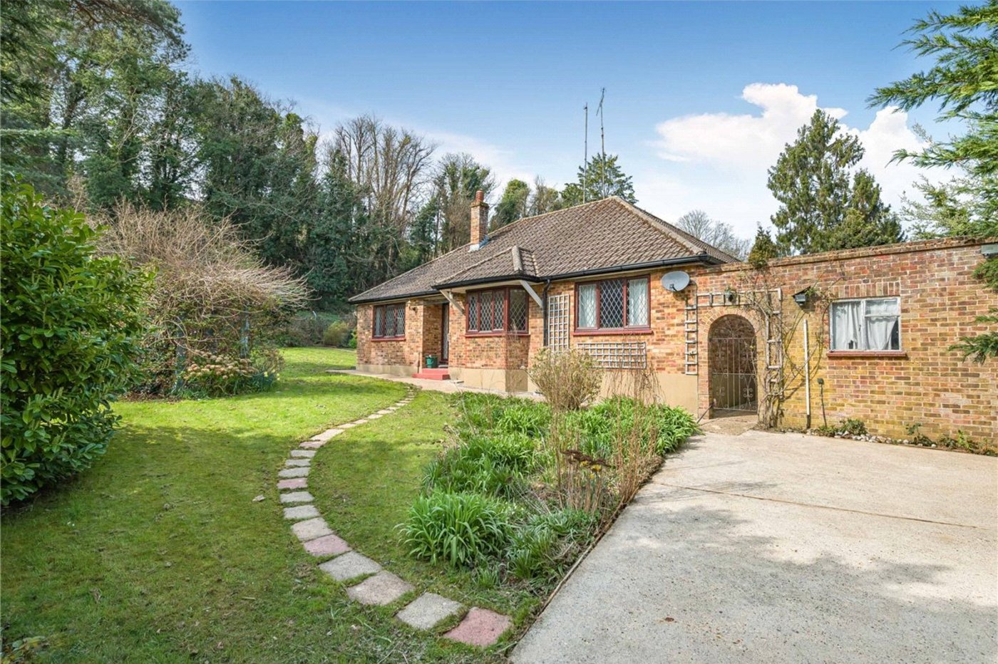 3 bedroom bungalow for sale in Orpington | Robinson Jackson