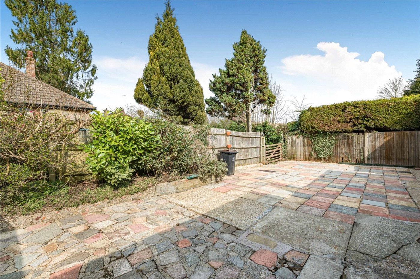 3 bedroom bungalow for sale in Orpington | Robinson Jackson
