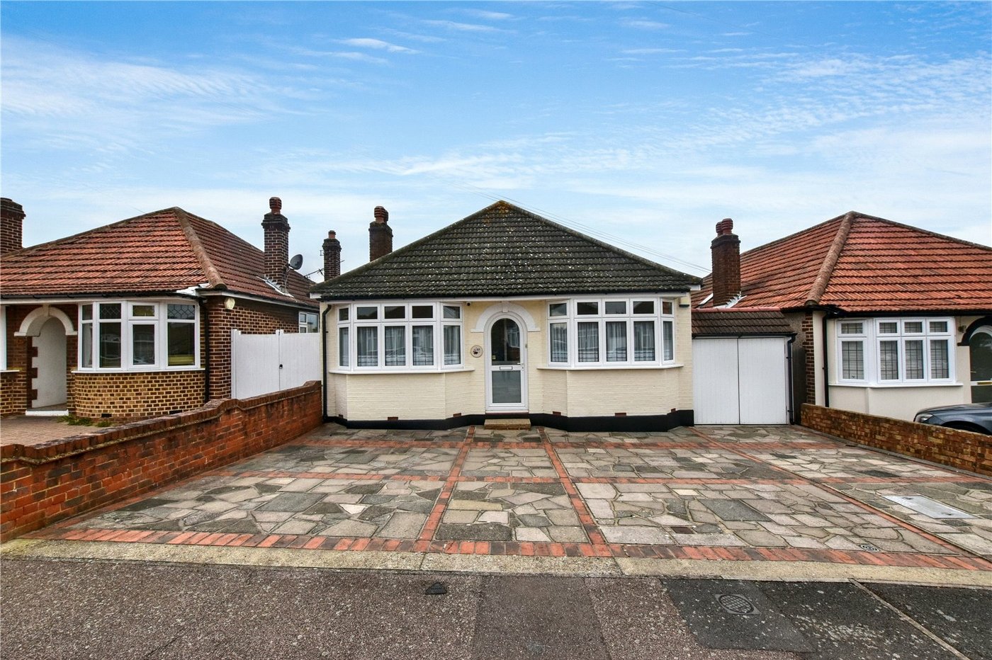 3 bedroom bungalow for sale in Bexleyheath | Robinson Jackson