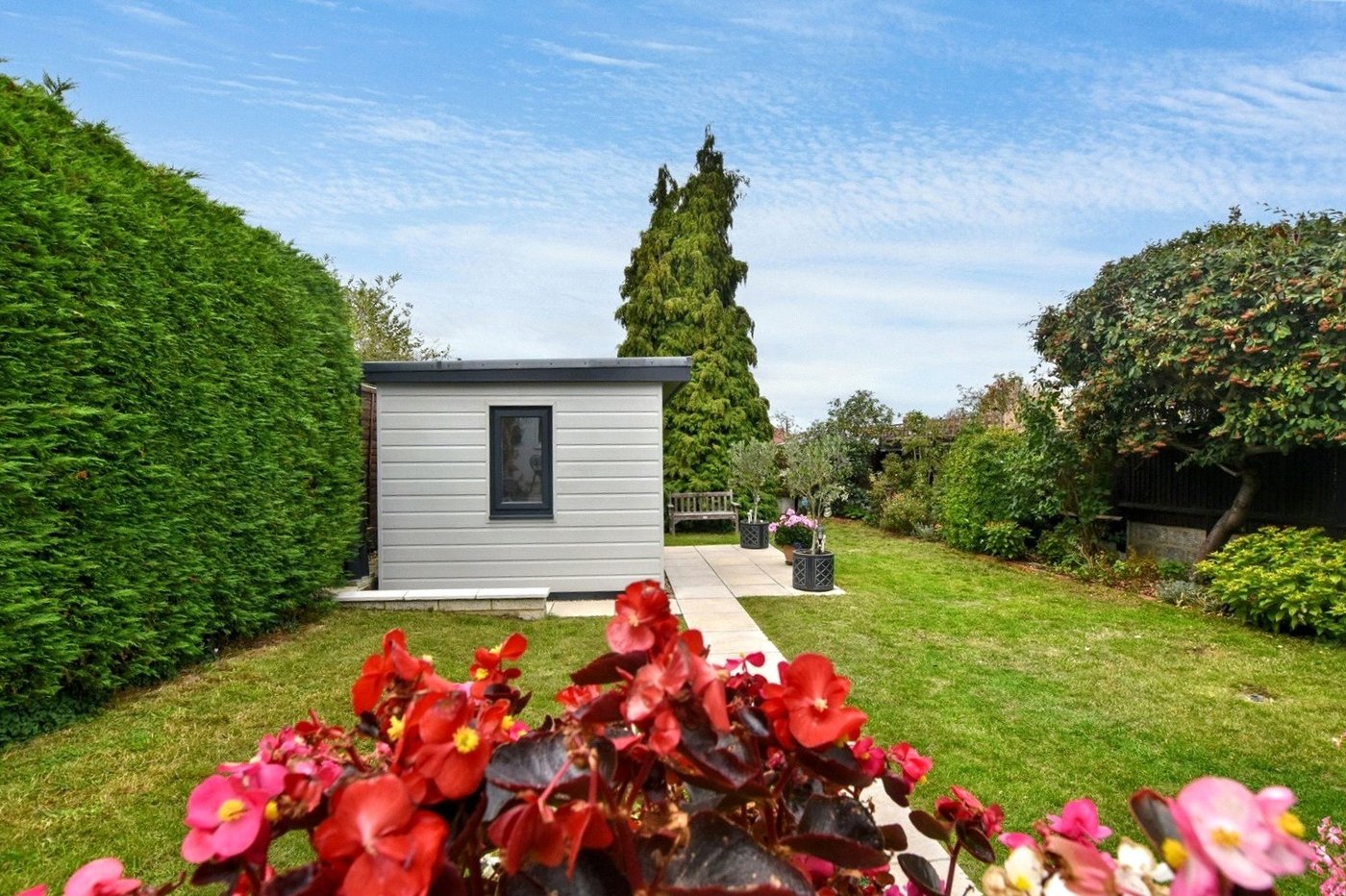 3 bedroom bungalow for sale in Bexleyheath | Robinson Jackson