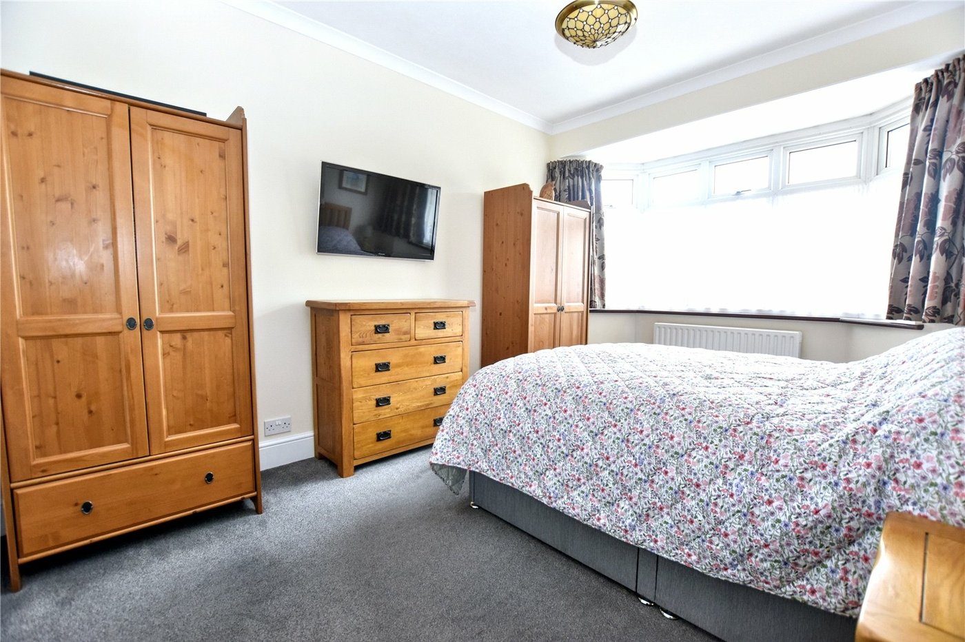 3 bedroom bungalow for sale in Bexleyheath | Robinson Jackson