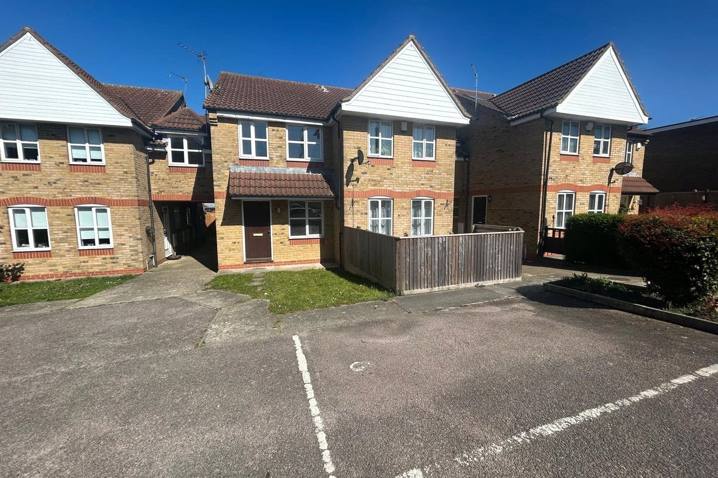 2 bedroom house for sale in Northfleet | Robinson Michael & Jackson