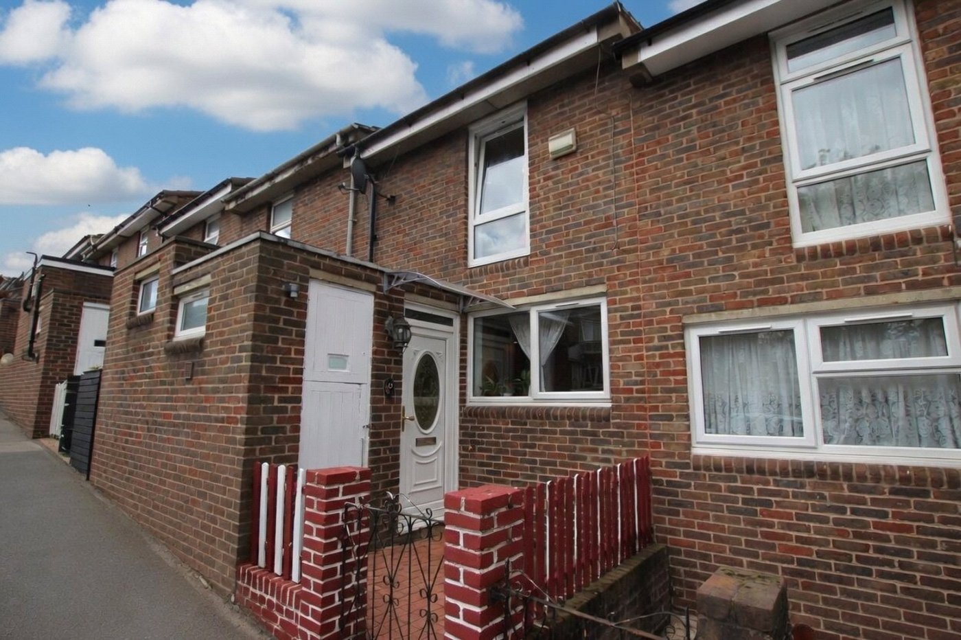2 bedroom house for sale in Woolwich | Robinson Jackson