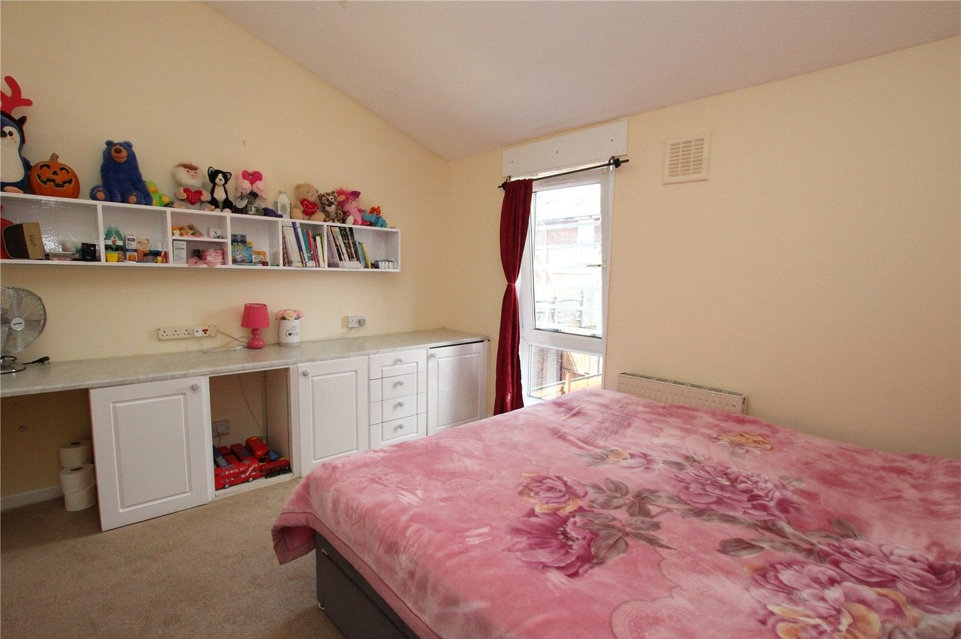 2 bedroom house for sale in Woolwich | Robinson Jackson