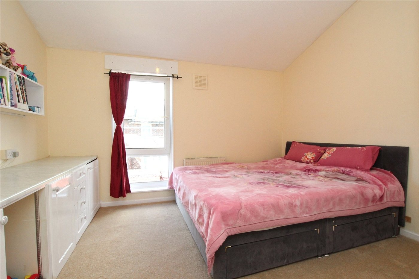 2 bedroom house for sale in Woolwich | Robinson Jackson