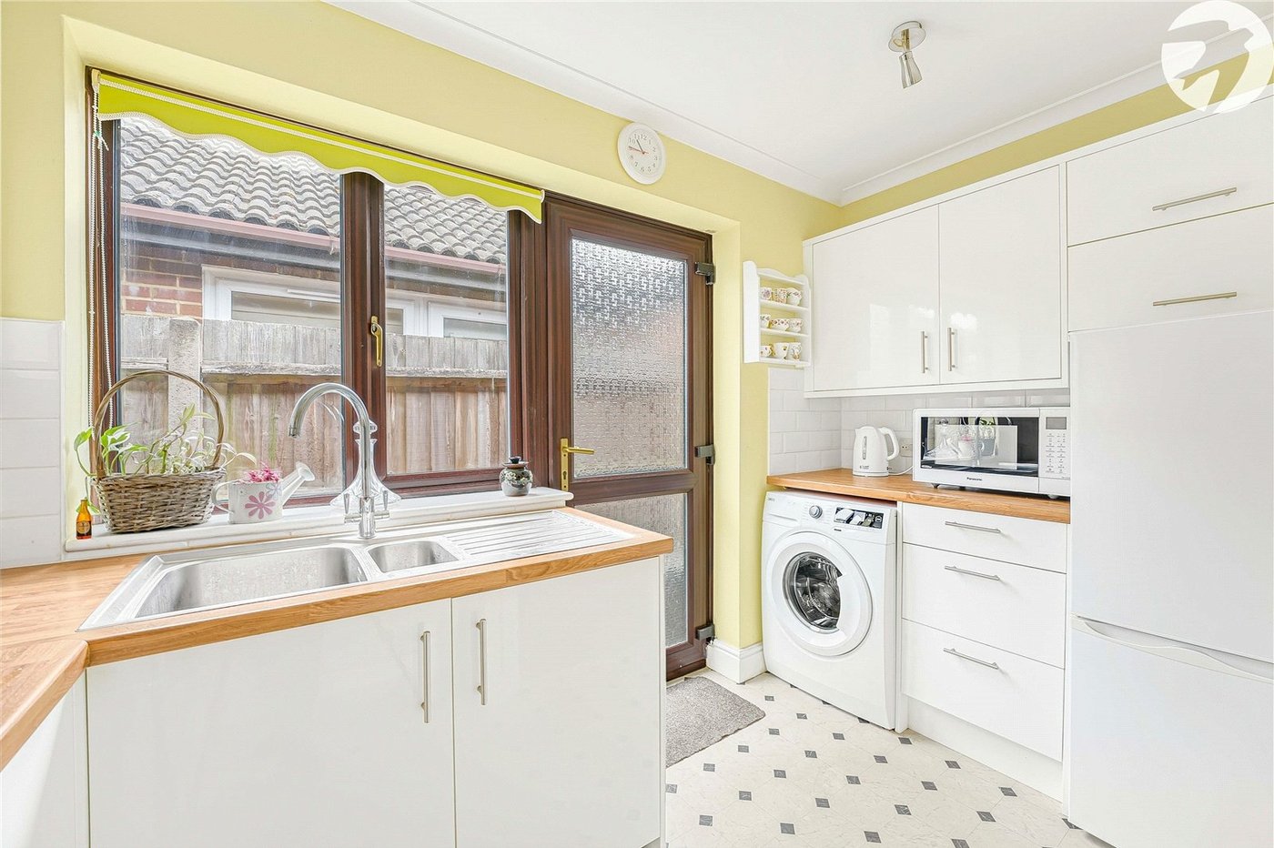 3 bedroom bungalow for sale in Greenhithe | Robinson Jackson