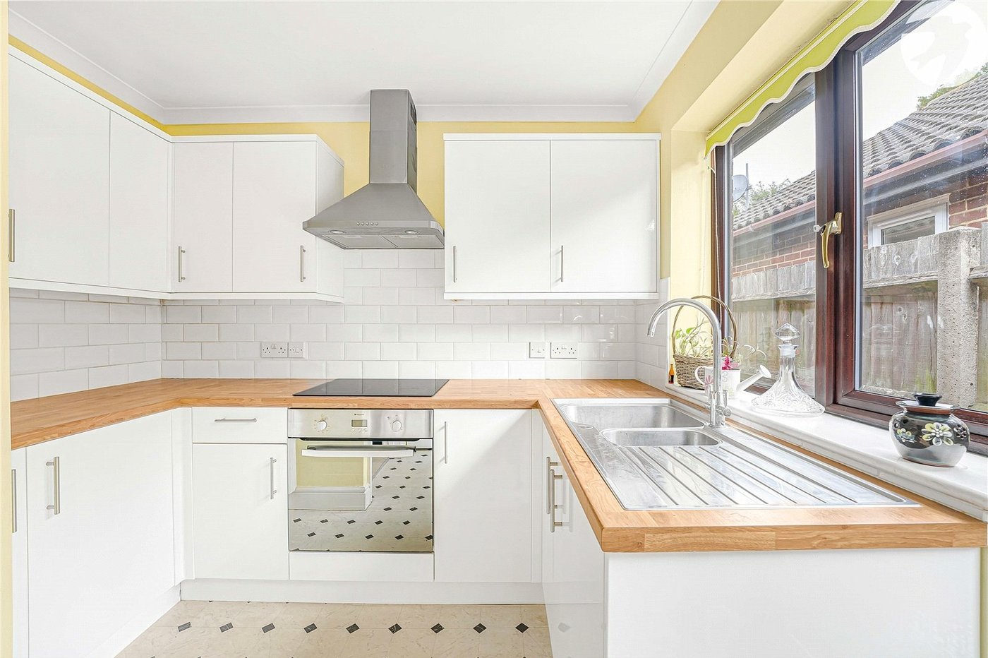 3 bedroom bungalow for sale in Greenhithe | Robinson Jackson