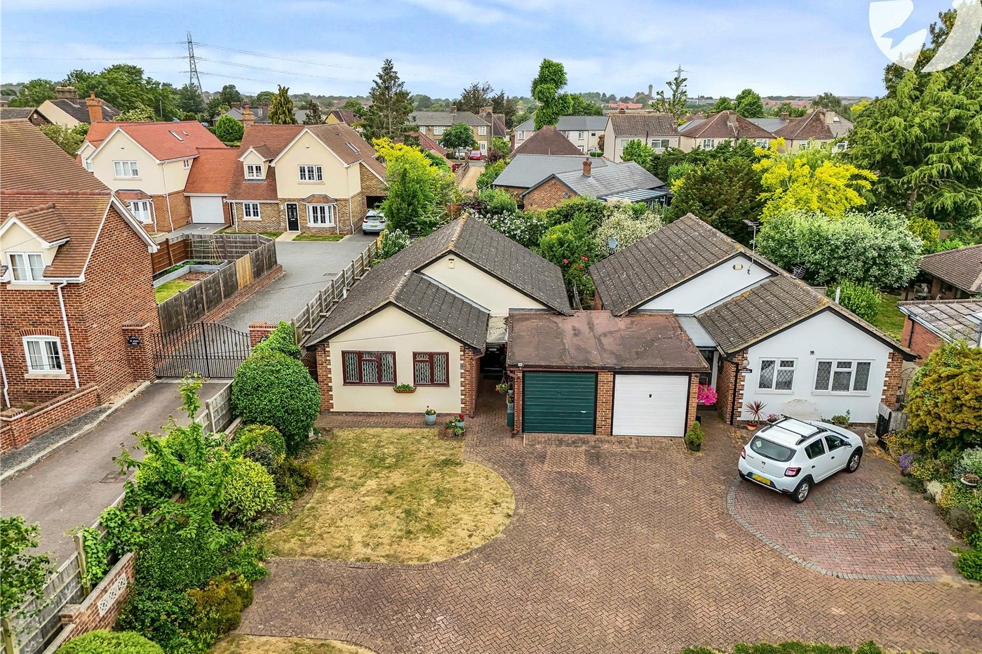 3 bedroom bungalow for sale in Greenhithe | Robinson Jackson