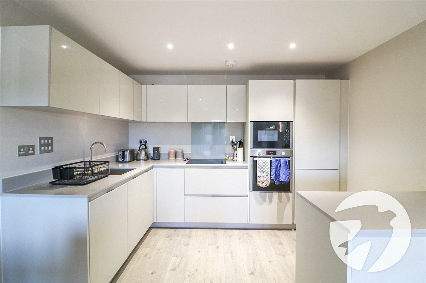 2 bedroom property for sale in Brentwood | Robinson Jackson
