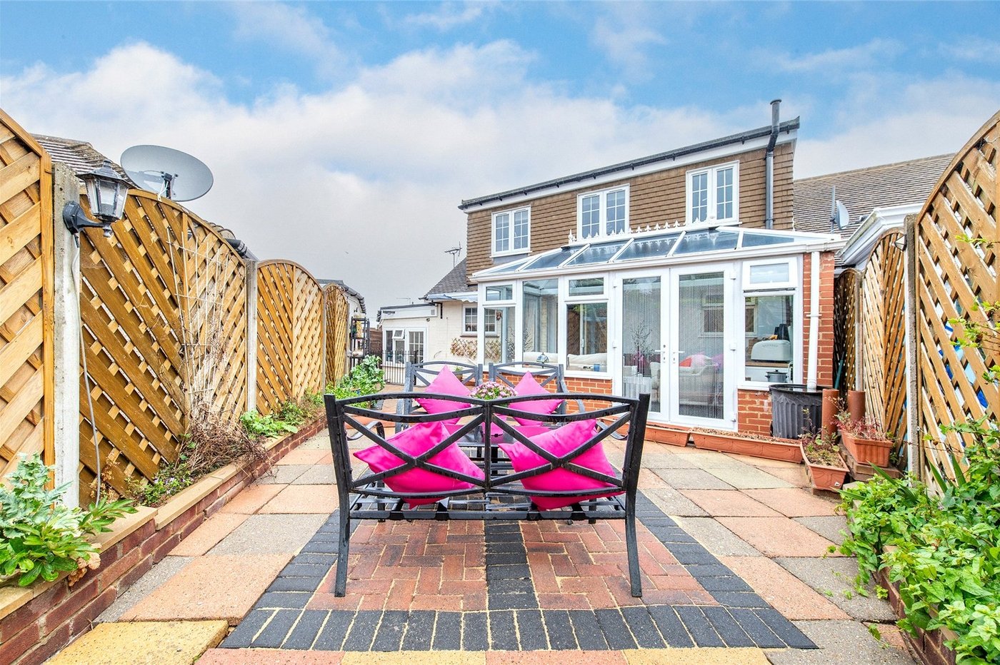 2 bedroom house for sale in Higham | Robinson Michael & Jackson