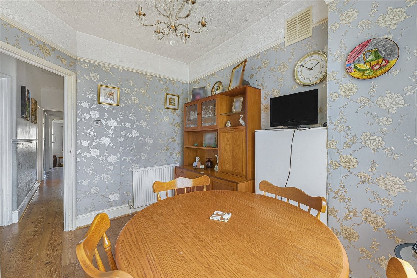 4 bedroom bungalow for sale in Welling | Robinson Jackson