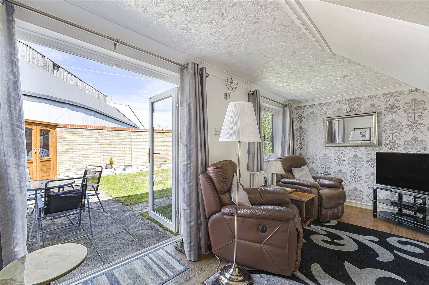 4 bedroom bungalow for sale in Welling | Robinson Jackson
