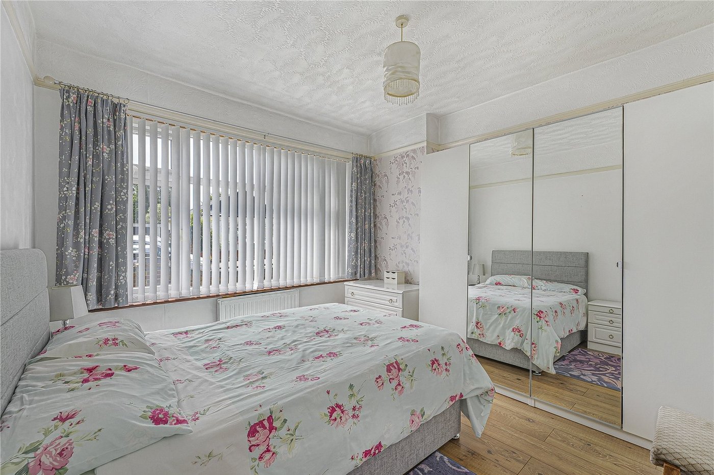 4 bedroom bungalow for sale in Welling | Robinson Jackson