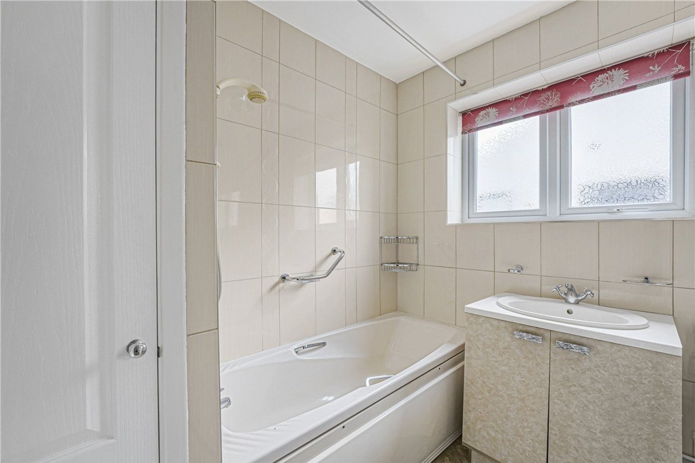 2 bedroom bungalow for sale in Orpington | Robinson Jackson