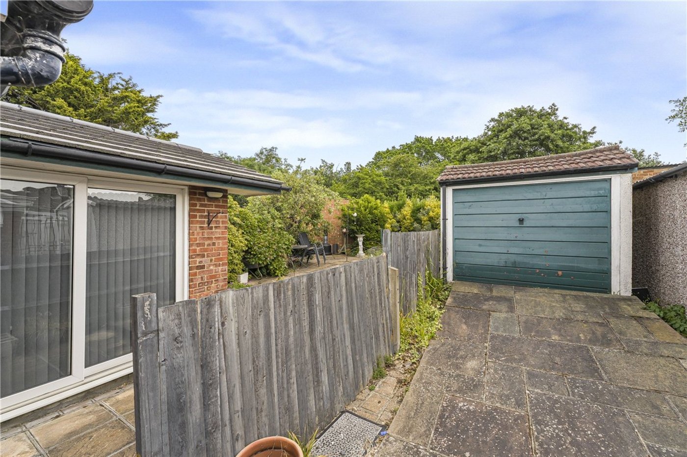 2 bedroom bungalow for sale in Orpington | Robinson Jackson