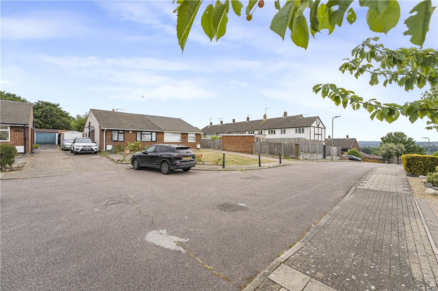 2 bedroom bungalow for sale in Orpington | Robinson Jackson