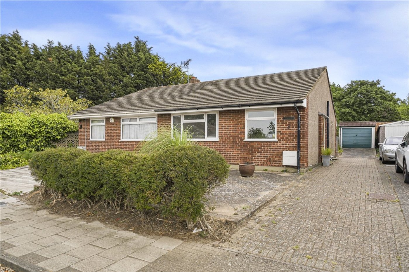2 bedroom bungalow for sale in Orpington | Robinson Jackson