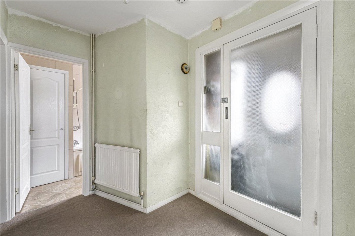 2 bedroom bungalow for sale in Orpington | Robinson Jackson