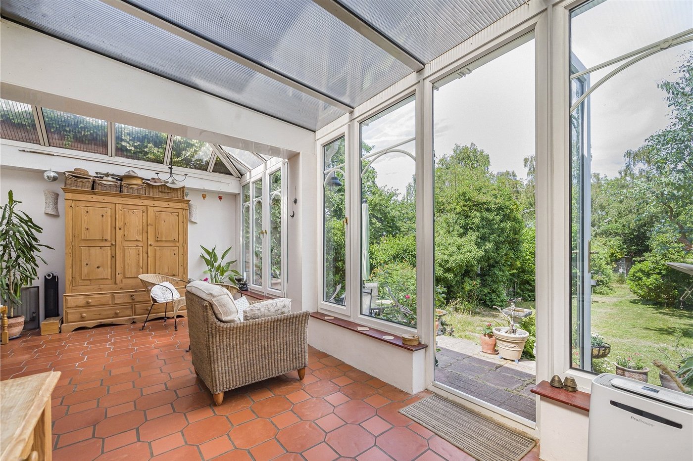3 bedroom house for sale in London Road | Robinson Jackson