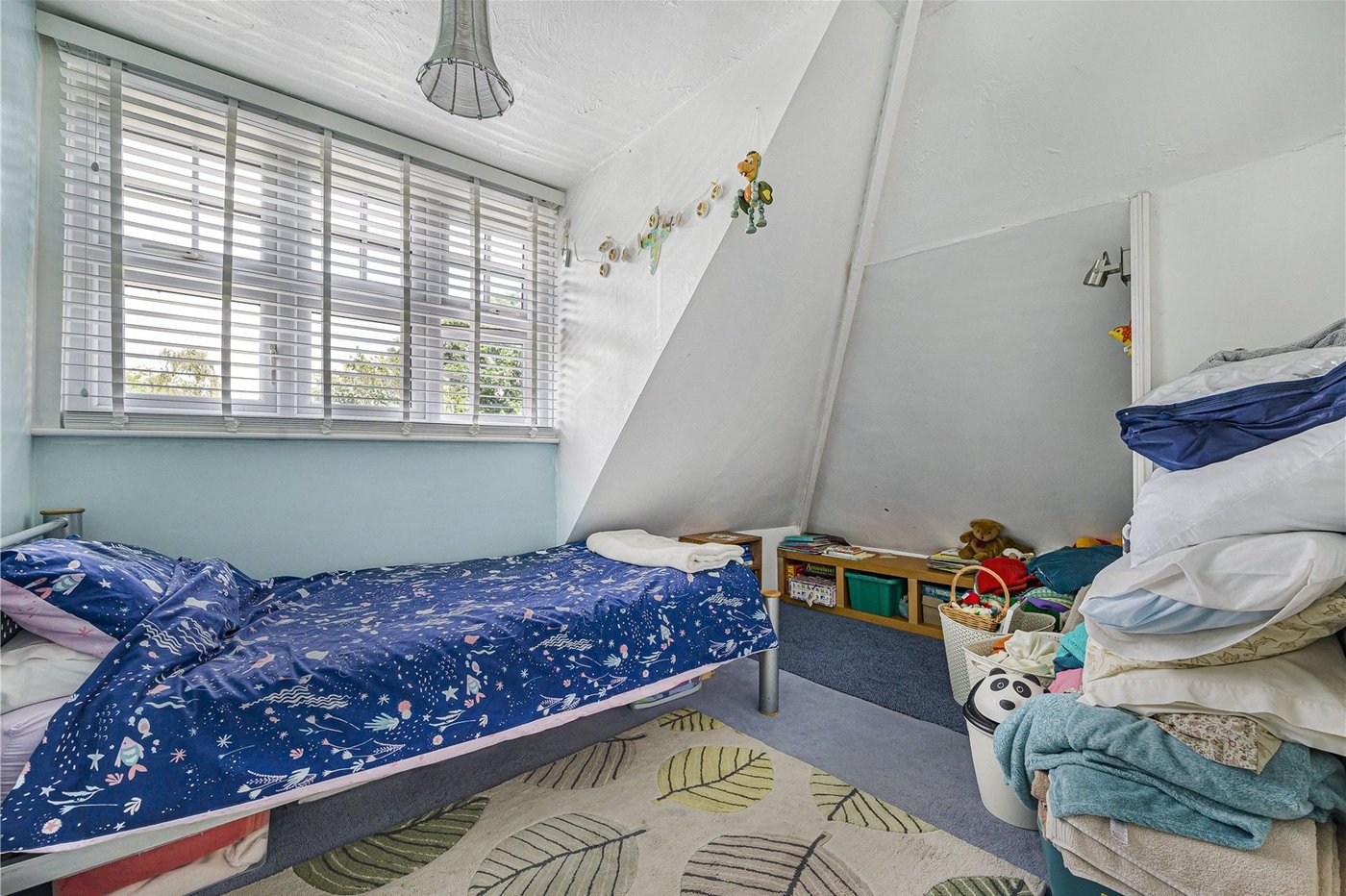 3 bedroom house for sale in London Road | Robinson Jackson