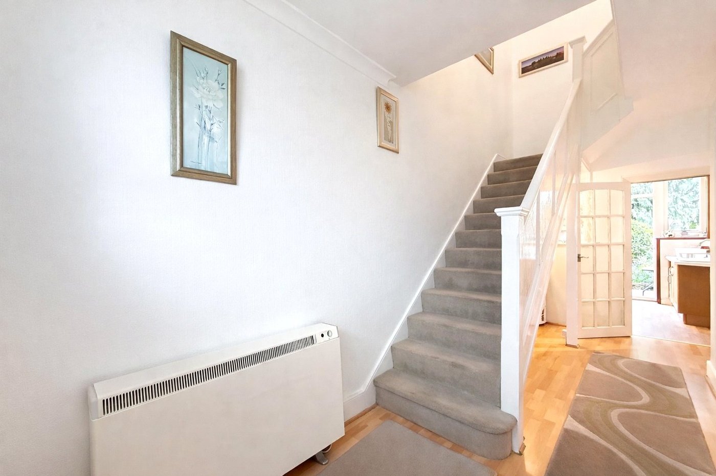 3 bedroom house for sale in London | Robinson Jackson