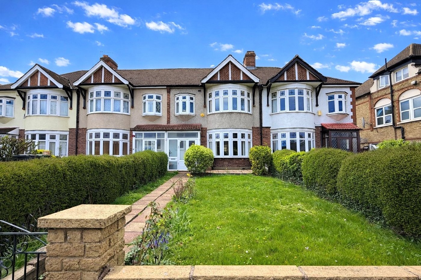 3 bedroom house for sale in London | Robinson Jackson