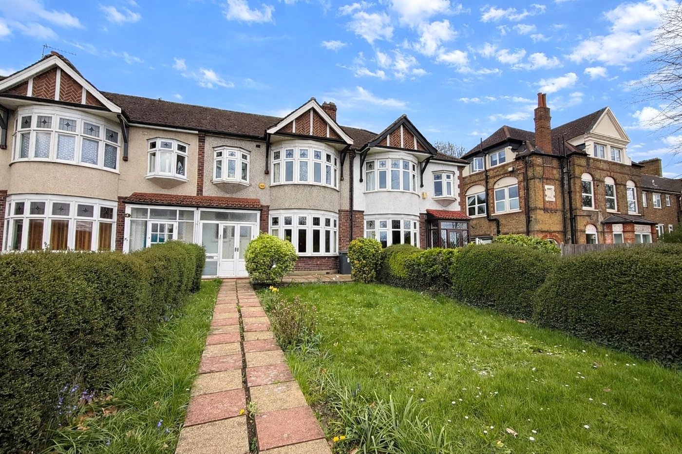 3 bedroom house for sale in London | Robinson Jackson