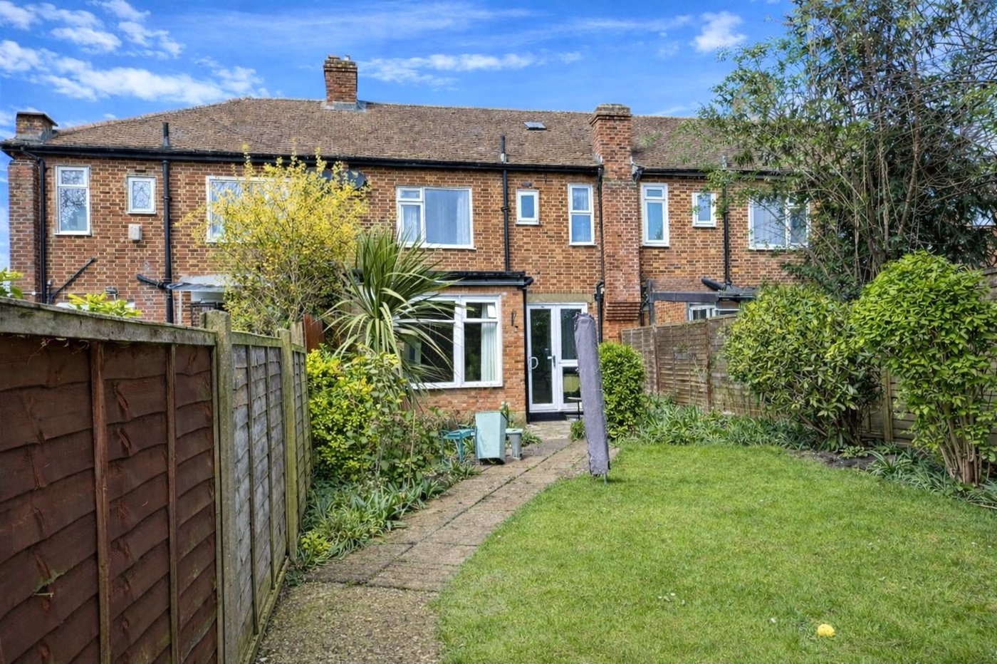 3 bedroom house for sale in London | Robinson Jackson