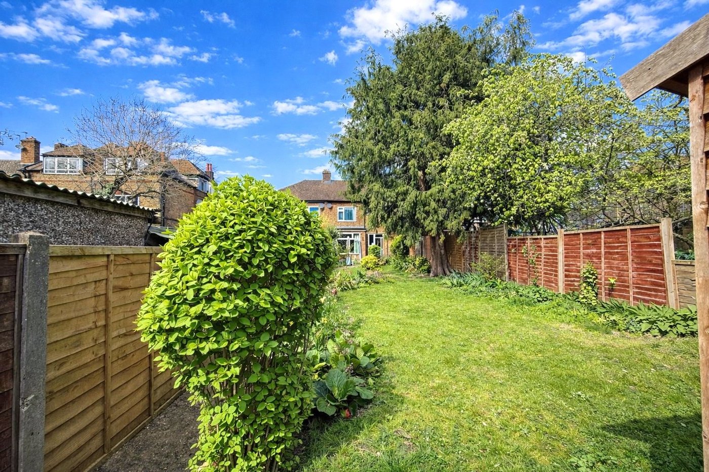 3 bedroom house for sale in London | Robinson Jackson