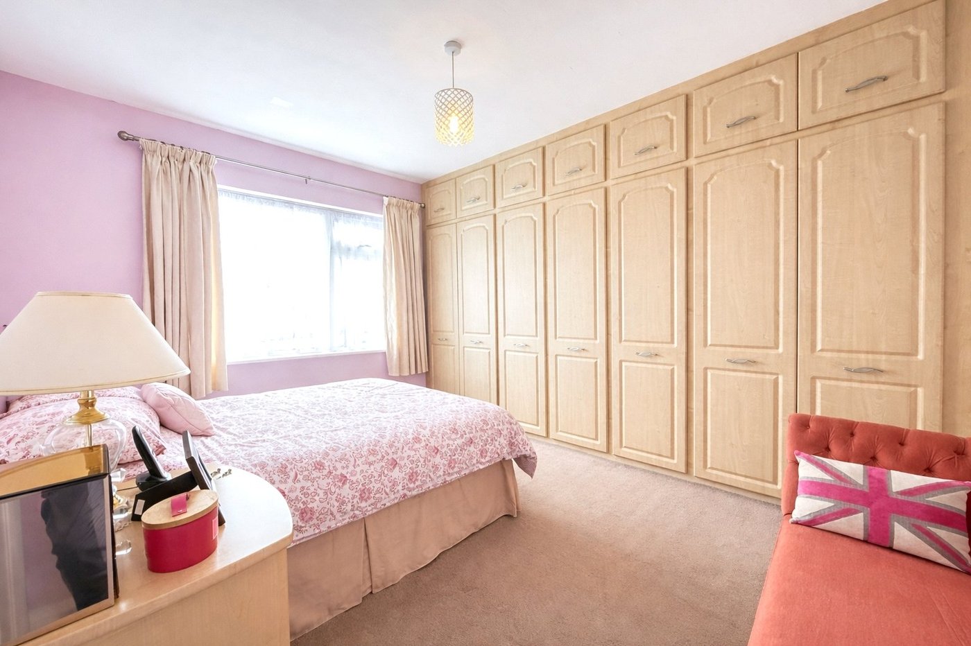 3 bedroom house for sale in London | Robinson Jackson